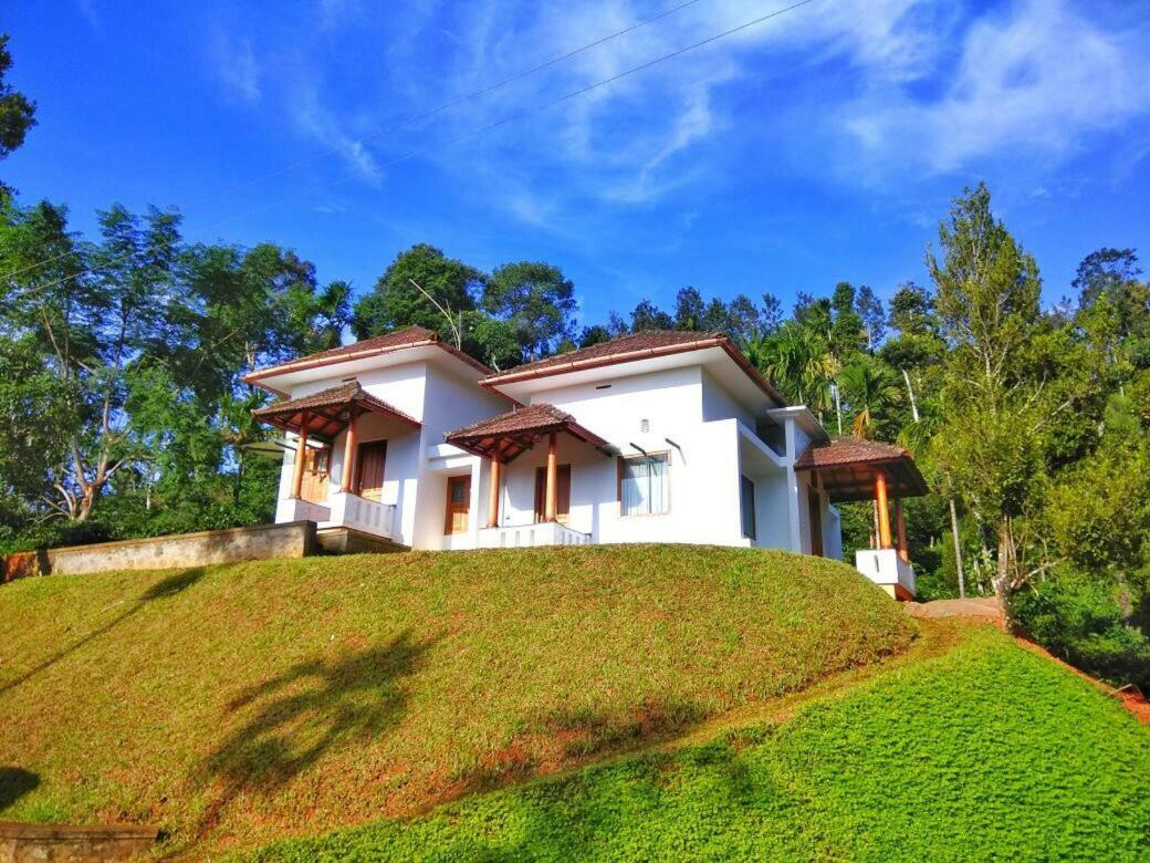 Вилла Pristine Hills Meppadi Экстерьер фото